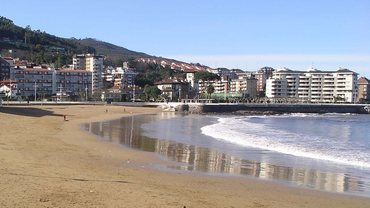 Webcam Playa Brazomar Castro Urdiales